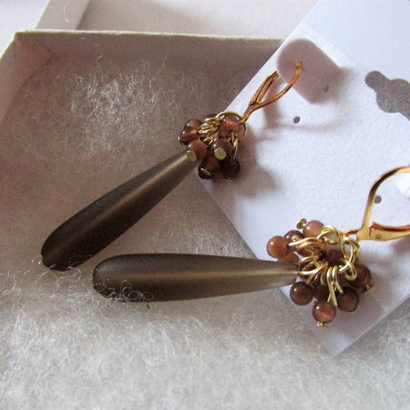 Gold Plated Genuine Cats Eye Beach Glass Elegance - Picture 2 of 2